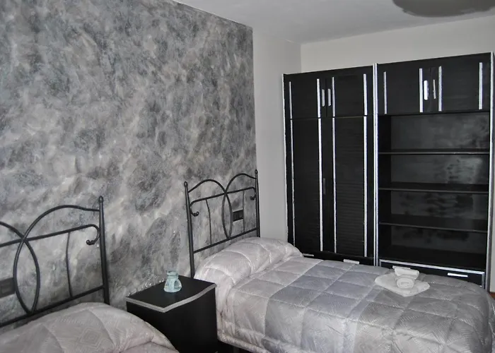 Arroyo Del Valle No Hay Piscina * San Andrés del Rabanedo